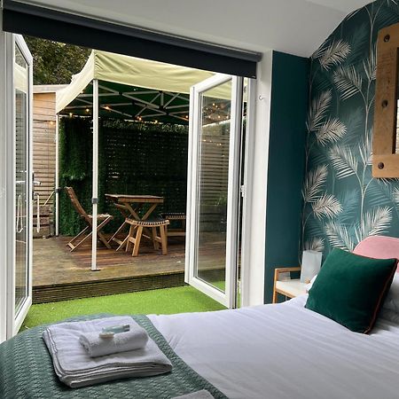 Stylish & Cosy Margate Escape With Hot Tub And Log Burner Dogs Welcome 外观 照片