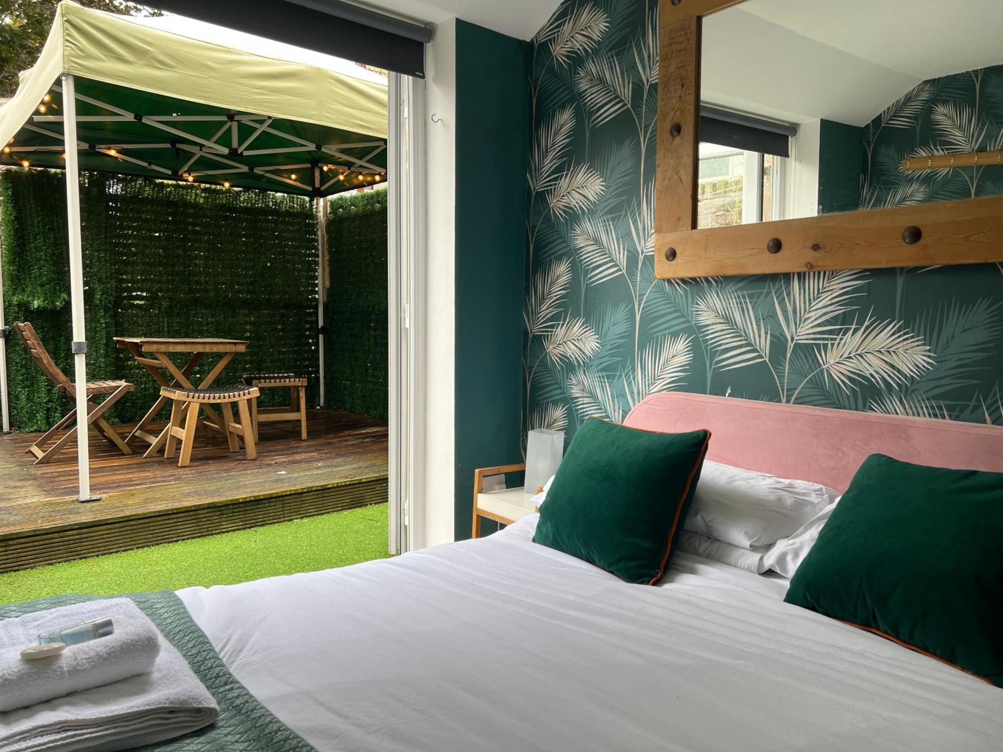 Stylish & Cosy Margate Escape With Hot Tub And Log Burner Dogs Welcome 外观 照片
