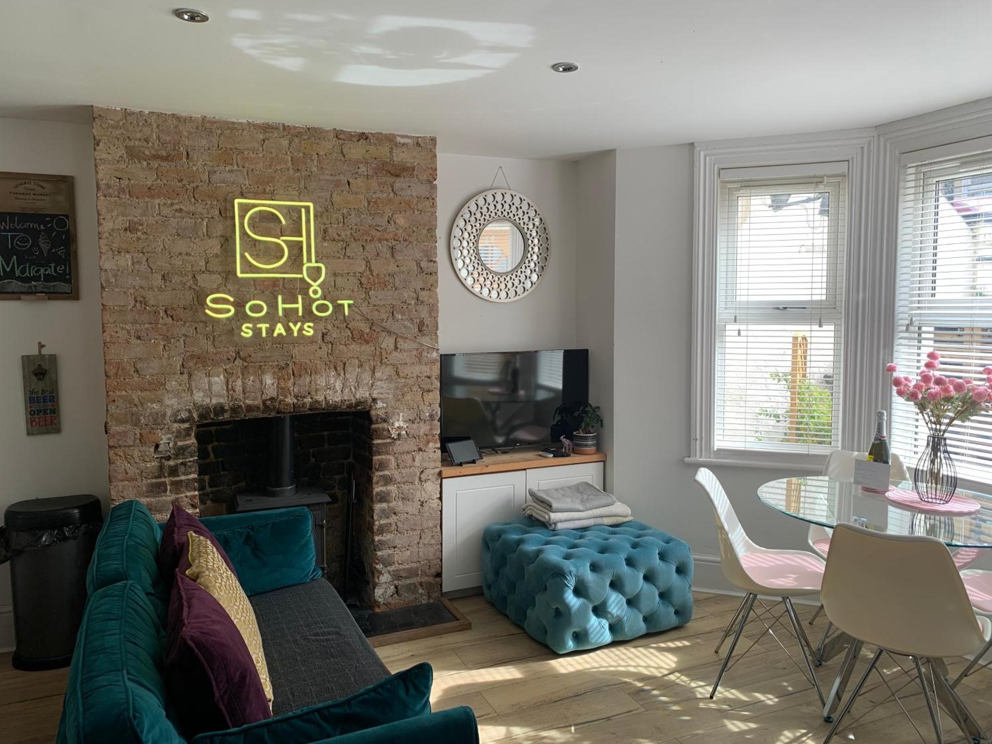 Stylish & Cosy Margate Escape With Hot Tub And Log Burner Dogs Welcome 外观 照片