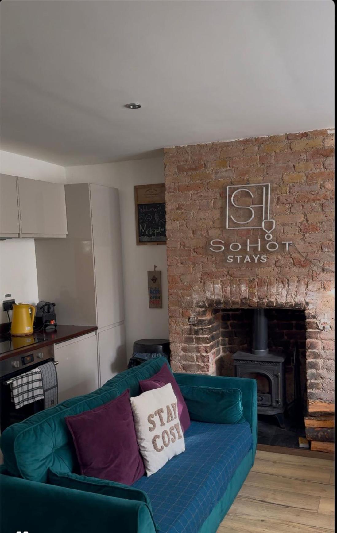 Stylish & Cosy Margate Escape With Hot Tub And Log Burner Dogs Welcome 外观 照片